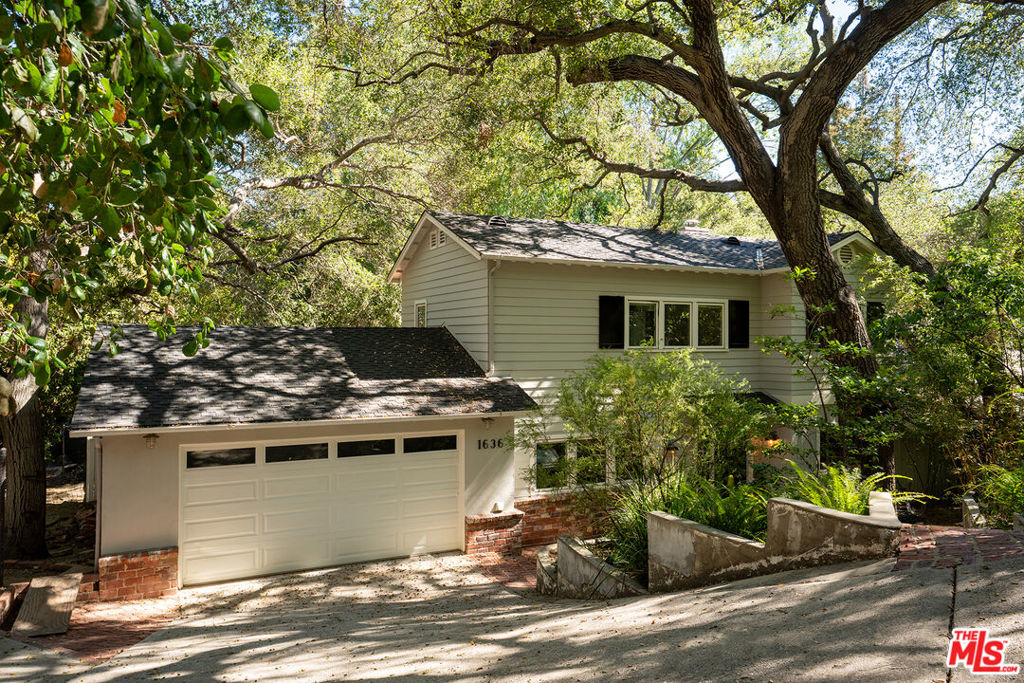 1636 Golf Club Drive — image 1