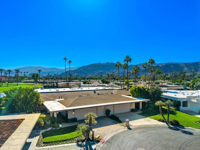9 Rutgers Court, Rancho Mirage CA: https://media.crmls.org/mediaz/1a3cff3a-6408-47b4-aa6f-37464026488b.jpg