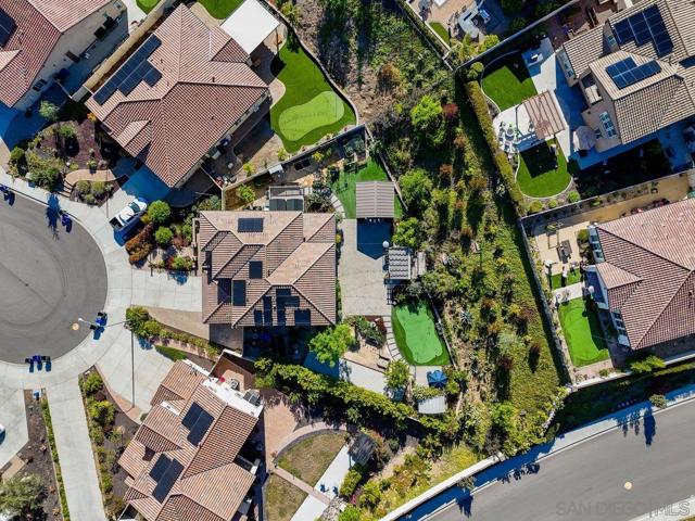 1217 Stockton Pl, Escondido CA: https://media.crmls.org/mediaz/1a3d7f79-2f91-4a28-9c8f-5eea8c294e25.jpg