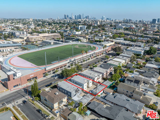 763 N Heliotrope Drive, Los Angeles CA: https://media.crmls.org/mediaz/1a3e6757-5369-4798-a371-9effc05ed6c9.jpg