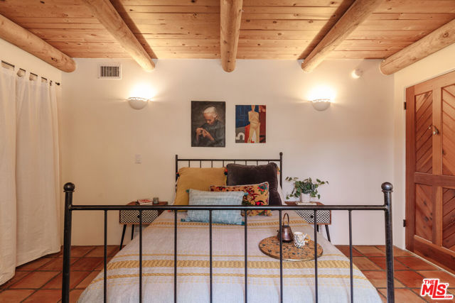 2865 Marquette Drive, Topanga CA: https://media.crmls.org/mediaz/1a3e9dd0-51c5-40b1-99fd-7e10241ba80c.jpg