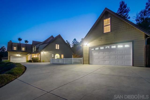 2543 Daisy Ln, Fallbrook CA: https://media.crmls.org/mediaz/1a3eaa01-18af-4993-9a37-0c1d7ec3ebbd.jpg