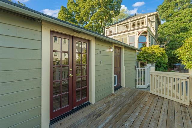 311313 Ocean View Avenue, Santa Cruz CA: https://media.crmls.org/mediaz/1a3eefd0-47d1-4782-b06a-b2373bc8b3f5.jpg