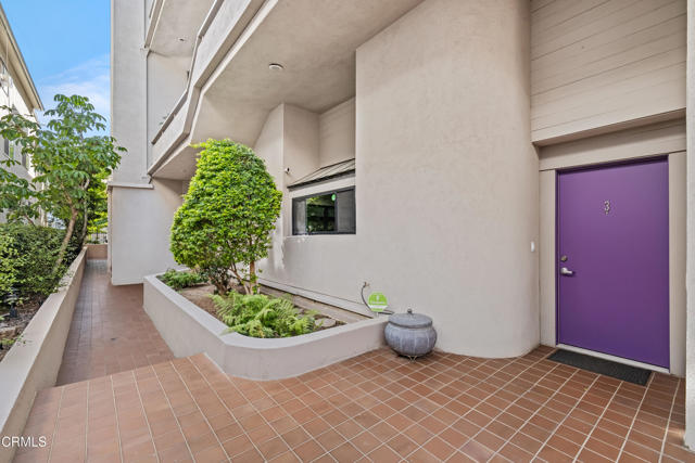 Detail Gallery Image 4 of 37 For 11915 Gorham Ave #3,  Los Angeles,  CA 90049 - 2 Beds | 2 Baths