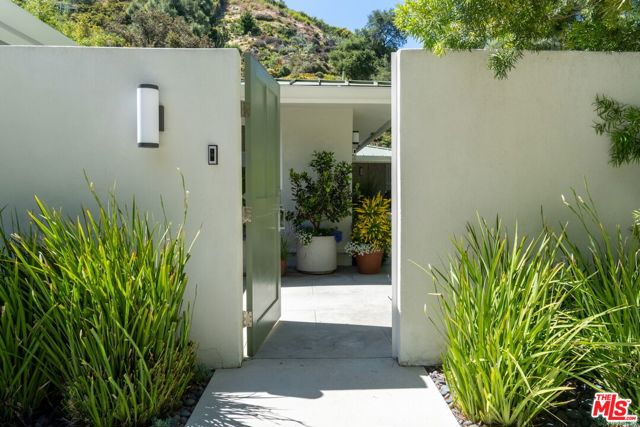 Drew Fenton | 1726 Stone Canyon Road Los Angeles CA | MLS: 7434821 Drew Fenton | 1726 Stone Canyon Road Los Angeles CA | MLS: 7434821