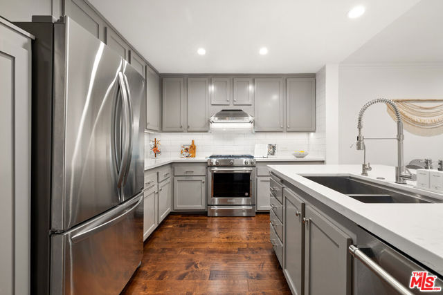 Drew Fenton | 12115 San Vicente Boulevard Los Angeles CA | MLS: 7175742