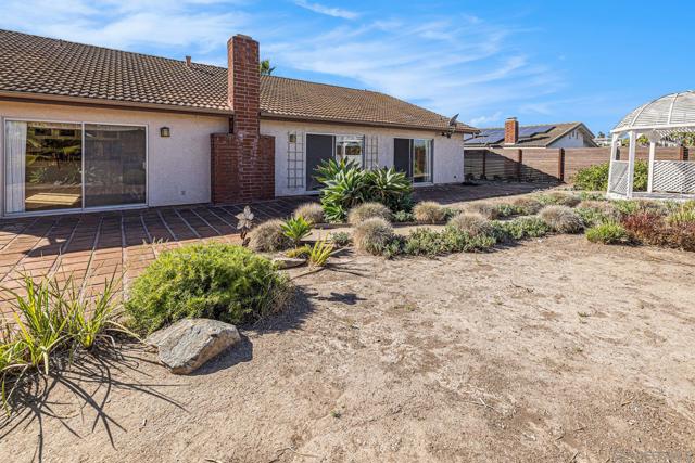 3008 Garboso Street, Carlsbad CA: https://media.crmls.org/mediaz/1a41482f-adef-4479-b230-af502995765b.jpg