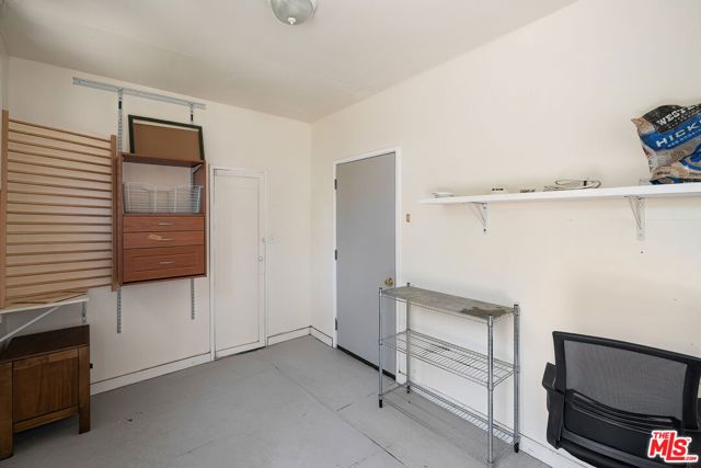 2558 Kelton Avenue, Los Angeles CA: https://media.crmls.org/mediaz/1a416b82-3715-4250-834d-376c1802119b.jpg