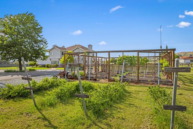 2340 Tennant Avenue, Morgan Hill CA: https://media.crmls.org/mediaz/1a417a13-7487-4814-8e1b-1994a328c6ad.jpg