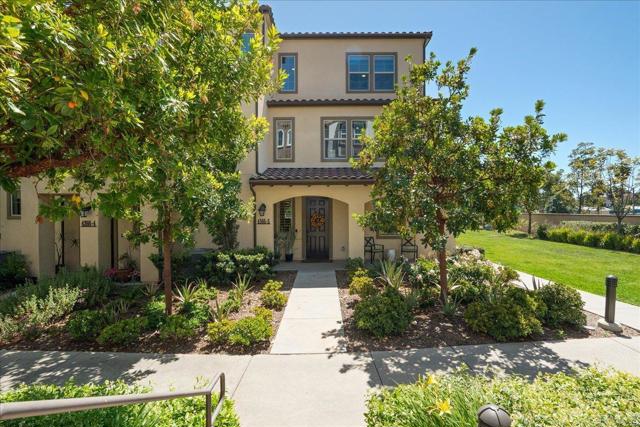 Detail Gallery Image 1 of 34 For 4366 Pacifica Way #5,  Oceanside,  CA 92056 - 4 Beds | 3/1 Baths