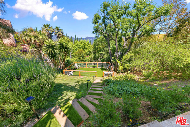 1876 Lookout Road, Malibu CA: https://media.crmls.org/mediaz/1a41fd1e-afc6-41e0-9861-b824455ecde4.jpg