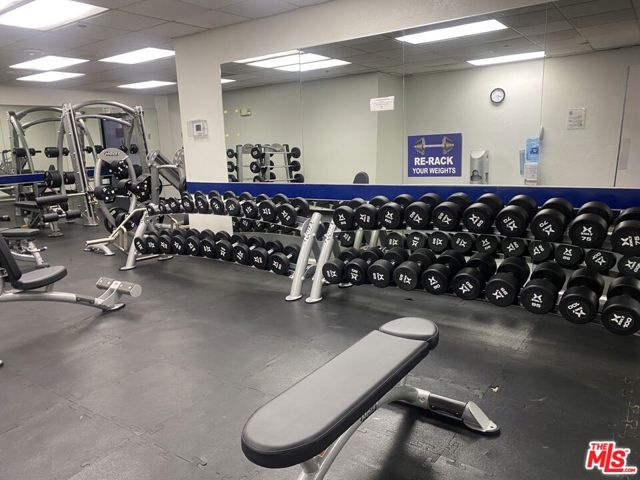 4335 S Marina City Drive, Marina del Rey CA: https://media.crmls.org/mediaz/1a4206f8-0ee6-447f-b784-14f8944c0faa.jpg