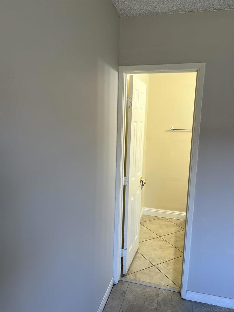 2012 Mission Ave - photo 7