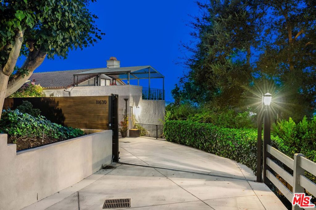 11630 Amanda DriveStudio City img 64
