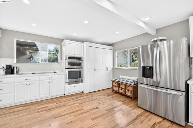 10700 Foothill Rd, Sunol CA: https://media.crmls.org/mediaz/1a4370ee-8b22-44a5-b71e-8e8970ad9c03.jpg