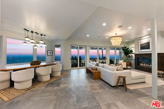 31558 Victoria Point Road, Malibu CA: https://media.crmls.org/mediaz/1a4498f5-be3d-4f05-b6a5-35e88373dcf6.jpg