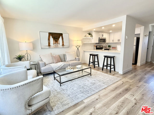 1311 Manhattan Beach Boulevard, Manhattan Beach, California 90266, 2 Bedrooms Bedrooms, ,2 BathroomsBathrooms,Residential,For Sale,Manhattan Beach,25544727