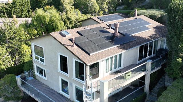 20 Bayshore TER, Tiburon CA: https://media.crmls.org/mediaz/1a458dd3-6a79-4ae5-82c3-fefd3e945b5d.jpg