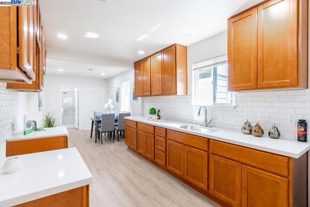 4733 E Washington St, Stockton CA: https://media.crmls.org/mediaz/1a464b1a-b3fe-48c6-8346-2cd33c8e1cd0.jpg