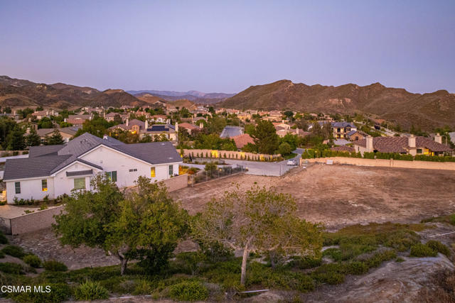 4221 Goldstone Lane, Simi Valley CA: https://media.crmls.org/mediaz/1a46af7e-f312-40f0-996b-b343e2c2bb42.jpg