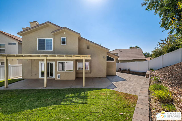 29136 Stonegate Lane, Highland CA: https://media.crmls.org/mediaz/1a46bdc6-cab4-4789-881b-08f29b033168.jpg