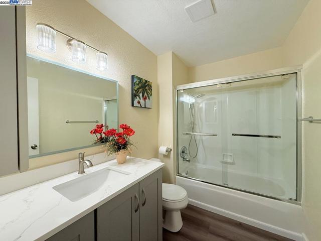 68 El Toro Ct, Fairfield CA: https://media.crmls.org/mediaz/1a473eb5-e291-4a07-9ab0-a98116bd32bc.jpg