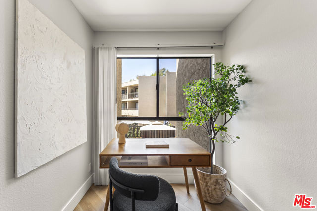 4589 Via Marisol, Los Angeles CA: https://media.crmls.org/mediaz/1a485624-399d-46f2-a5bb-92a5475959d1.jpg