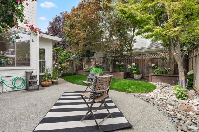 34458 Calgary Terrace, Fremont CA: https://media.crmls.org/mediaz/1a48a2dc-6d30-48be-a9b7-bb569b239ed3.jpg
