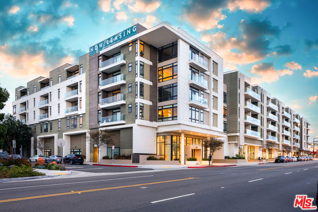 515 W Broadway #214