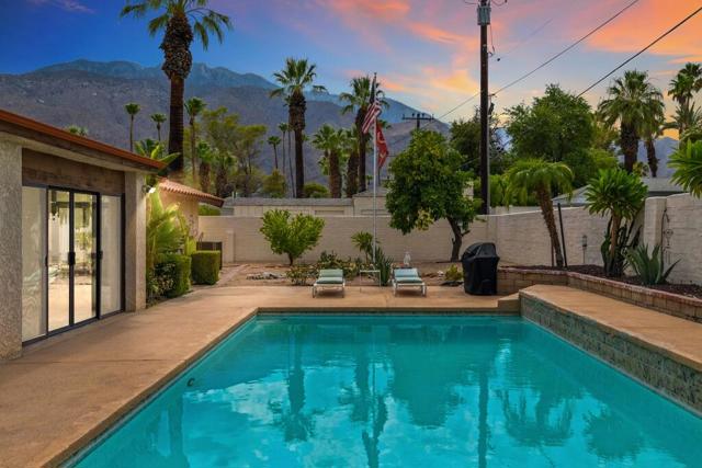 1366 E Verbena Drive, Palm Springs CA: https://media.crmls.org/mediaz/1a48d4d9-8d4c-4116-80d4-5d933fc02f9c.jpg