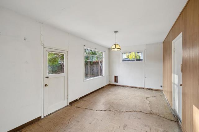 442 Knoll Drive, Los Altos CA: https://media.crmls.org/mediaz/1a49362c-acf2-447f-ae6c-70980f35bd56.jpg