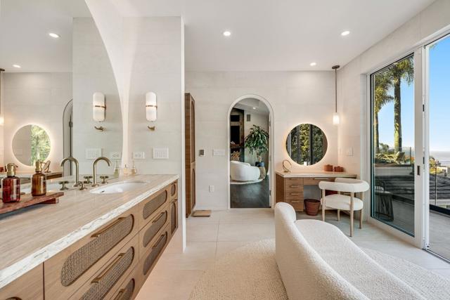 Detail Gallery Image 74 of 75 For 1904 via Casa Alta, La Jolla,  CA 92037 - 7 Beds | 7/2 Baths