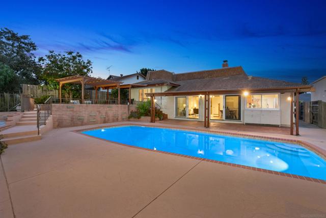 6667 Edmonton Ave, San Diego CA: https://media.crmls.org/mediaz/1a4a0796-b38b-4d51-947e-dd18995240b1.jpg