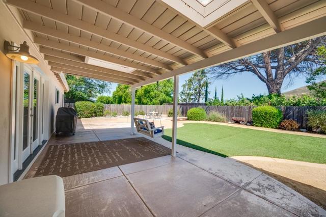 7634 Flag Lake, San Diego CA: https://media.crmls.org/mediaz/1a4a18e7-3153-4bd8-9422-a98ad2aa227e.jpg