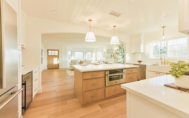 Detail Gallery Image 15 of 63 For 1045 Tarento Dr, San Diego,  CA 92107 - 4 Beds | 4 Baths