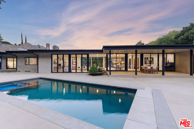 9991 Liebe Drive, Beverly Hills CA: https://media.crmls.org/mediaz/1a4ab881-1959-4334-bb7f-9737b2ff35b4.jpg