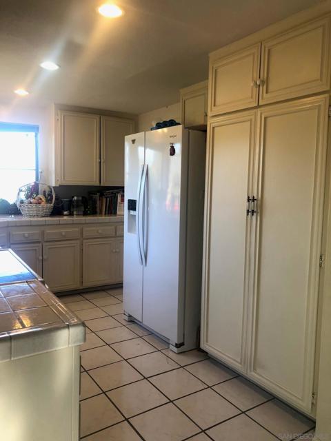 6645 Caminito Scioto, La Jolla CA: https://media.crmls.org/mediaz/1a4aec51-d773-4263-a2d9-cc0a4cdf8906.jpg