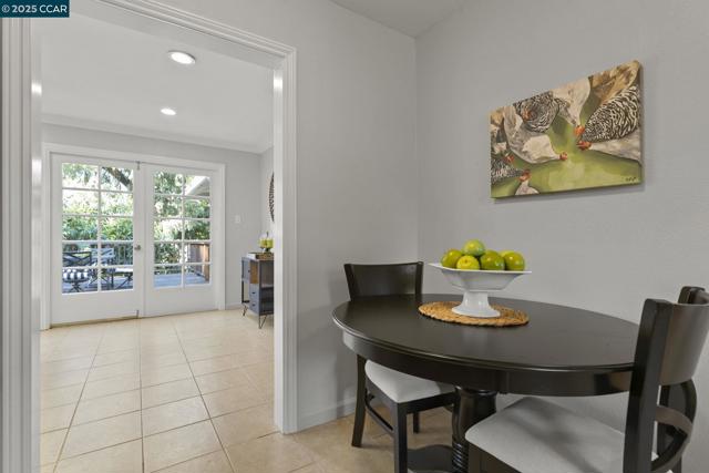 3348 Betty Ln, Lafayette CA: https://media.crmls.org/mediaz/1a4bfcf2-8f38-4891-9764-56e3c6afaaa2.jpg