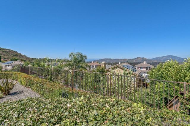 13583 Scarsdale Way, San Diego CA: https://media.crmls.org/mediaz/1a4c09a3-66ee-4fc3-a4a5-f1167bdd91d4.jpg