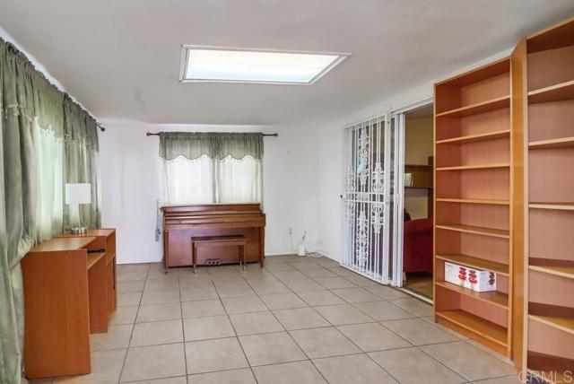 Detail Gallery Image 16 of 27 For 1408 Ebbs St, San Diego,  CA 92114 - 3 Beds | 1 Baths