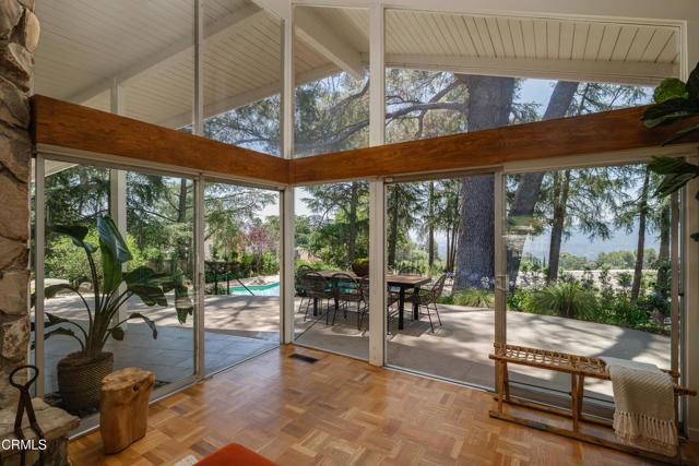 5445 La Crescenta Avenue, La Crescenta CA: https://media.crmls.org/mediaz/1a4c83a3-cb1e-47ce-8168-6e226789b16b.jpg