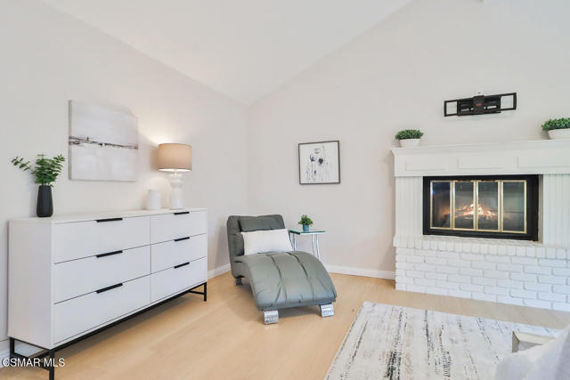 29153 Oakpath Drive, Agoura Hills CA: https://media.crmls.org/mediaz/1a4d3802-b7ec-42ca-be66-a96372b96acb.jpg