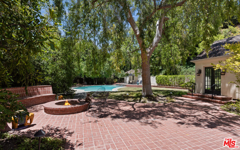 1115 N Beverly Drive