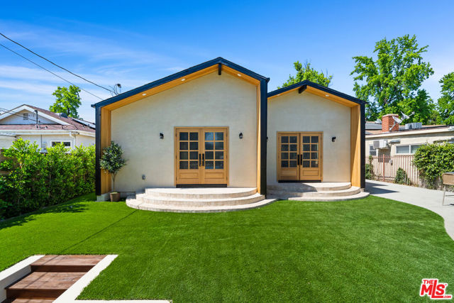 14742 Weddington Street, Sherman Oaks CA: https://media.crmls.org/mediaz/1a4ed053-983c-4ca7-bf29-c43a3d5cd10c.jpg