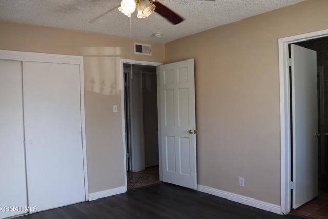 43236 W 20th W Street, Lancaster CA: https://media.crmls.org/mediaz/1a4f074e-5f88-43c0-a5ed-91da24f7b64c.jpg