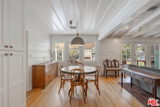 5705 Sunnyslope Avenue, Valley Glen CA: https://media.crmls.org/mediaz/1a4f1b70-a754-4569-ad18-4d75b66e5727.jpg