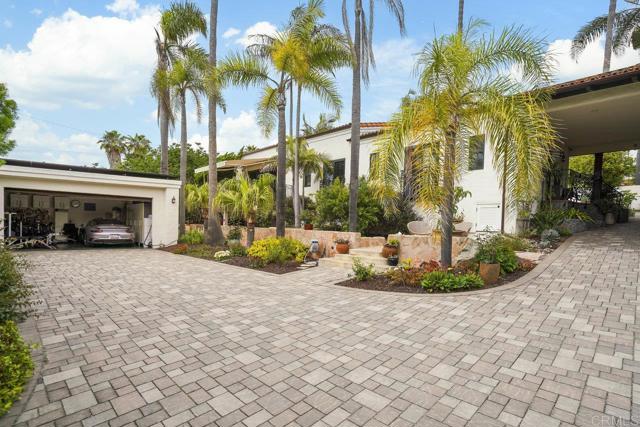 308 Sunset Drive, Encinitas CA: https://media.crmls.org/mediaz/1a4f5c4d-cf44-4b7e-bc90-69d2766aecfe.jpg