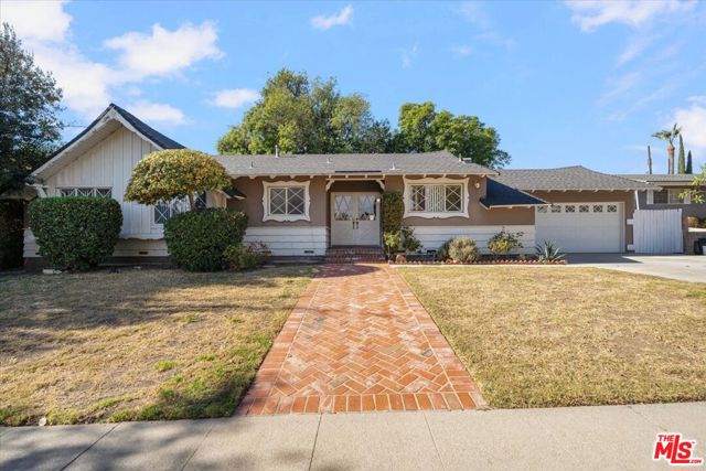 11009 Darby Avenue photo 2