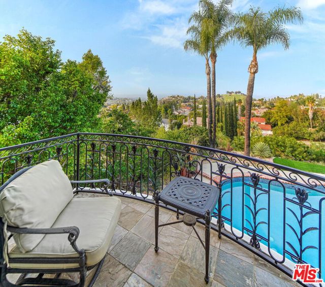 3819 Vista Linda Drive, Encino CA: https://media.crmls.org/mediaz/1a4fd584-9632-4774-b15a-27258400ffbf.jpg
