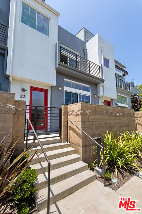 5400 Playa Vista Drive, 23 photo 2